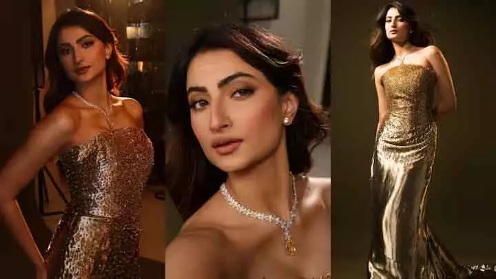 Shweta Tiwari की बेटी पलक तिवारी के स्ट्रैपलेस गाउन लुक ने फैंस को किया एक्साइटेड Shweta Tiwari की बेटी पलक तिवारी के स्ट्रैपलेस गाउन लुक ने फैंस को किया एक्साइटेड