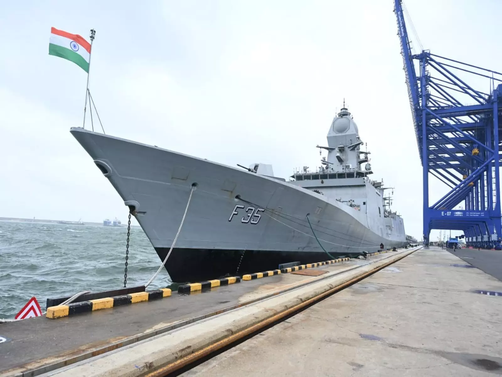 INS विक्रांत, INS उदयगिरि ने श्रीलंका नौसेना के अंतर्राष्ट्रीय फ्लीट रिव्यू 2025 में भाग लिया INS विक्रांत, INS उदयगिरि ने श्रीलंका नौसेना के अंतर्राष्ट्रीय फ्लीट रिव्यू 2025 में भाग लिया
