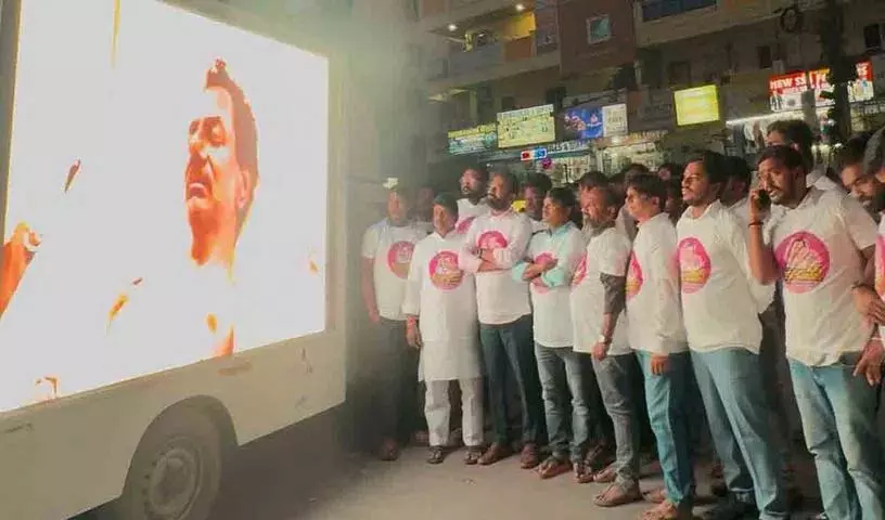 LED Screen पर आंदोलन की घटनाएं दिखाई गईं, लोगों ने दीक्षा दिवस की यादें ताजा कीं LED Screen पर आंदोलन की घटनाएं दिखाई गईं, लोगों ने दीक्षा दिवस की यादें ताजा कीं