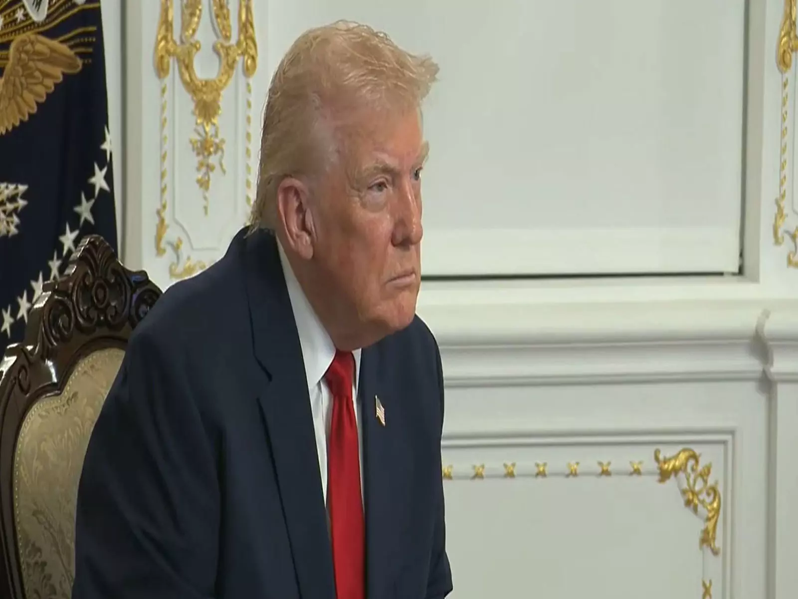 व्हाइट हाउस के पास गोलीबारी: Trump ने संदिग्ध को जंगली राक्षस कहा व्हाइट हाउस के पास गोलीबारी: Trump ने संदिग्ध को जंगली राक्षस कहा