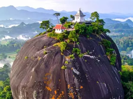 करिंजेश्वर मंदिर : चार युगों का साक्षी शिव का धाम, आज भी मौजूद महाभारत के प्रमाण करिंजेश्वर मंदिर : चार युगों का साक्षी शिव का धाम, आज भी मौजूद महाभारत के प्रमाण
