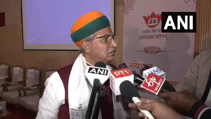 इंदौर: केंद्रीय मंत्री अर्जुन राम मेघवाल ने विपक्ष पर साधा निशाना इंदौर: केंद्रीय मंत्री अर्जुन राम मेघवाल ने विपक्ष पर साधा निशाना