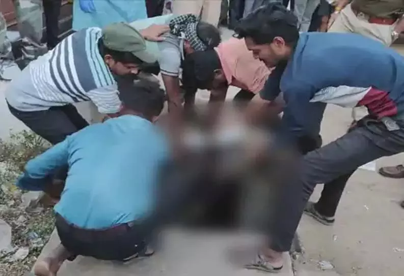नाले में मिली युवक की लाश, मौत का कारण अज्ञात नाले में मिली युवक की लाश, मौत का कारण अज्ञात