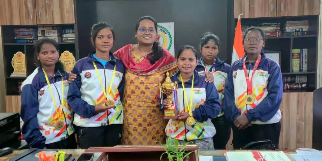 खेलो छत्तीसगढ़ कराटे प्रतियोगिता: कलेक्टर ने खिलाड़ियों का बढ़ाया उत्साह खेलो छत्तीसगढ़ कराटे प्रतियोगिता: कलेक्टर ने खिलाड़ियों का बढ़ाया उत्साह