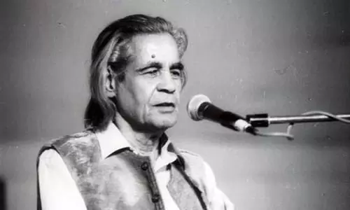 तुम नहीं आए थे... अली सरदार जाफरी के वो अल्फाज, जो आज भी बसते हैं हर दिल में तुम नहीं आए थे... अली सरदार जाफरी के वो अल्फाज, जो आज भी बसते हैं हर दिल में