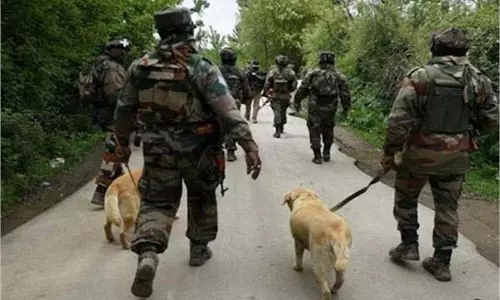 Jammu-Kashmir: इस इलाके में संदिग्ध हलचल, अलर्ट पर सुरक्षा बल Jammu-Kashmir: इस इलाके में संदिग्ध हलचल, अलर्ट पर सुरक्षा बल