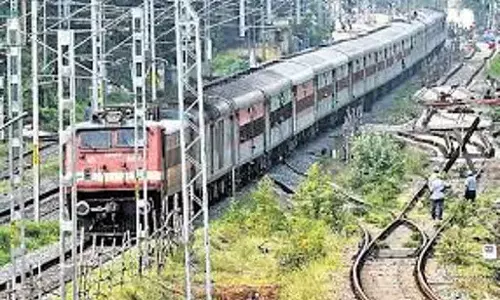 Tamil Nadu : ट्रेनों के स्लीपिंग कम्पार्टमेंट में बेडस्प्रेड पैसे देकर मिल जाएंगे Tamil Nadu : ट्रेनों के स्लीपिंग कम्पार्टमेंट में बेडस्प्रेड पैसे देकर मिल जाएंगे