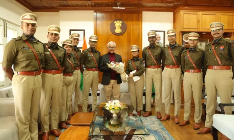 Manipur गवर्नर ने IPS प्रशिक्षुओं को सुरक्षा स्थिति समझाई, शांति बहाली पर ज़ोर Manipur गवर्नर ने IPS प्रशिक्षुओं को सुरक्षा स्थिति समझाई, शांति बहाली पर ज़ोर