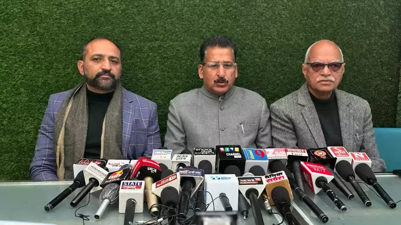 Shimla: कांग्रेस मंत्री और उनके बेटे पर भाजपा का हमला