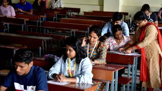 Gurugram के छात्र प्री-बोर्ड परीक्षाओं के लिए तैयार