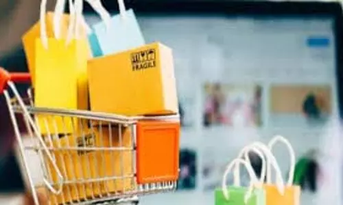 Online Shopping: सुरक्षित रहना है तो फॉलो करें ये टिप्स, नहीं रहेगा फ्रॉड का खतरा Online Shopping: सुरक्षित रहना है तो फॉलो करें ये टिप्स, नहीं रहेगा फ्रॉड का खतरा
