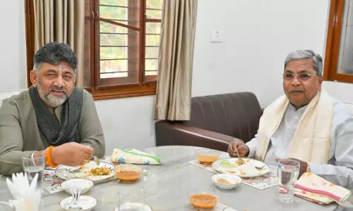Karnataka में लीडरशिप के मुद्दे पर सिद्धारमैया-शिवकुमार के बीच ब्रेकफास्ट मीटिंग हुई