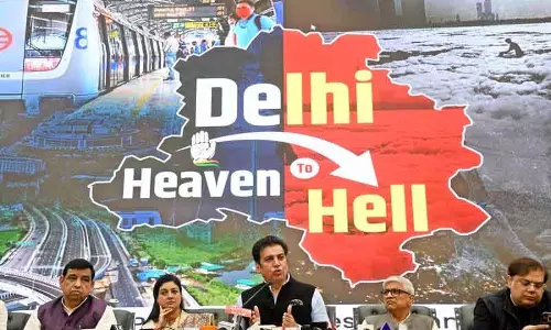 Delhi उपचुनाव से पहले कांग्रेस ने भाजपा और आप पर प्रदूषण और शासन को लेकर हमला किया