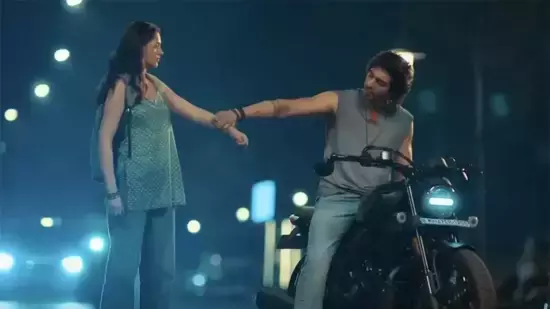 Ahaan Panday और अनीत पड्डा ने सायरा का आइकॉनिक सीन रीक्रिएट किया Ahaan Panday और अनीत पड्डा ने सायरा का आइकॉनिक सीन रीक्रिएट किया