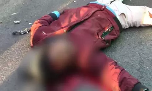 ट्रक का कहर, बाइक चालक की मौत ट्रक का कहर, बाइक चालक की मौत