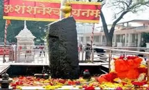 Shani Dev Temple: शनिदेव के प्रसिद्ध मंदिर, जहां दर्शन मात्र से मिलती है ढैय्या और साढ़ेसाती से मुक्ति Shani Dev Temple: शनिदेव के प्रसिद्ध मंदिर, जहां दर्शन मात्र से मिलती है ढैय्या और साढ़ेसाती से मुक्ति