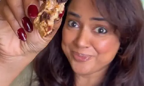 Sameera Reddy ने अपनी हेल्दी, चॉकलेटी और गिल्ट-फ्री कुकीज़ की रेसिपी शेयर की