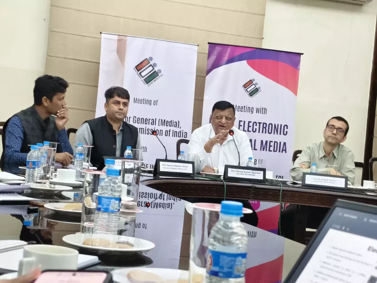 Kolkata: SIR प्रक्रिया के तहत फॉर्म की हक़िकत, लगभग 88% वोटर फॉर्म डिज़िटाइज़ हुए
