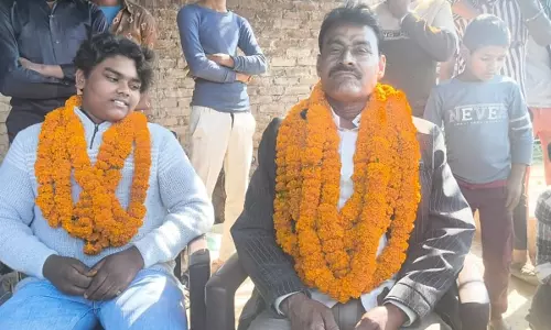 Bareilly: SIR जांच के खुलासे के बाद 40 साल बाद घर लौटे ओमप्रकाश Bareilly: SIR जांच के खुलासे के बाद 40 साल बाद घर लौटे ओमप्रकाश