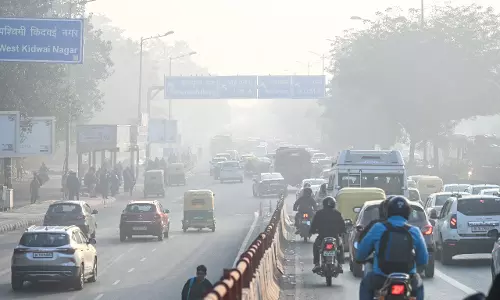 Delhi की वायु गुणवत्ता 15वें दिन भी ‘बहुत खराब’ बनी हुई है Delhi की वायु गुणवत्ता 15वें दिन भी ‘बहुत खराब’ बनी हुई है