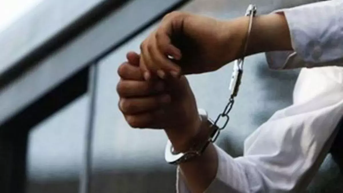 New Delhi: ड्रग्स मामले में वांछित व्यक्ति पुलिस की गिरफ्त में