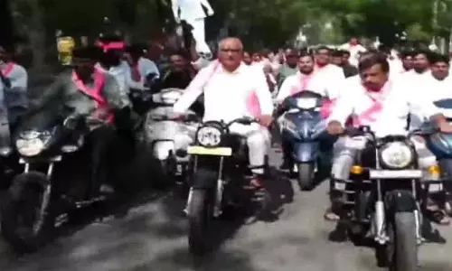 BRS तेलंगाना राज्य भर में दीक्षा दिवस मना रहा है