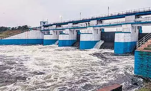 Chembarambakkam झील से अतिरिक्त पानी का निकलना और बढ़ा