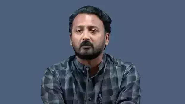 kerala: तिरुवनंतपुरम में वकालत साइन करने पहुंचे राहुल ममकूटाथिल