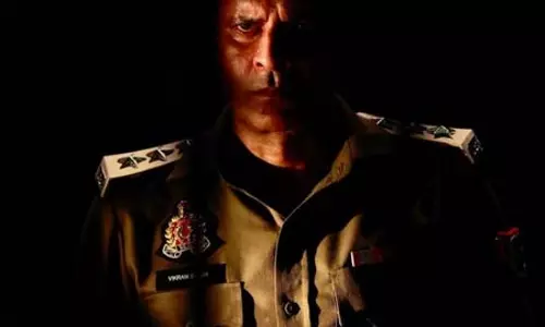 राम गोपाल वर्मा की पुलिस में भूत में नजर आएंगे मनोज बाजपेयी, निर्देशक ने शेयर की तस्वीर