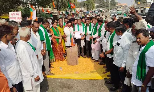 Kalaghatagi : मक्का खरीद केंद्र खोलने की मांग