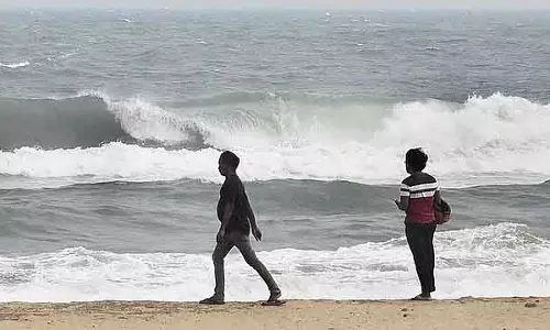 Tamil Nadu में चक्रवात दित्वा के कारण 300 से ज़्यादा यात्री श्रीलंका में फंसे