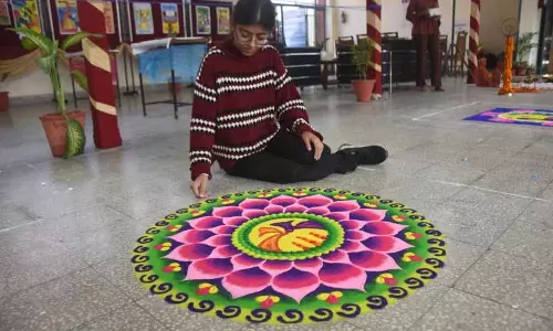 आज़ाद सोच और कलात्मक अंदाज़ ने वेट University के यूथ फ़ेस्टिवल को और भी मज़ेदार बना दिया आज़ाद सोच और कलात्मक अंदाज़ ने वेट University के यूथ फ़ेस्टिवल को और भी मज़ेदार बना दिया