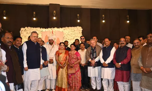 CM विष्णुदेव साय पूर्व विधायक शिवरतन शर्मा के बेटे के वैवाहिक कार्यक्रम में हुए शामिल CM विष्णुदेव साय पूर्व विधायक शिवरतन शर्मा के बेटे के वैवाहिक कार्यक्रम में हुए शामिल