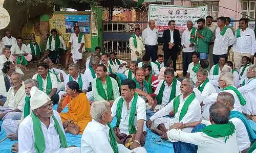 सपोर्ट प्राइस की मांग: किसान यूनियनों और ग्रीन आर्मी का विरोध प्रदर्शन