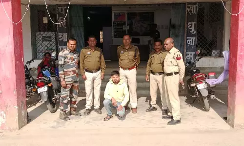 युवती से दुष्कर्म मामले मे फरार आरोपी भोलेश्वर सिदार गिरफ्तार युवती से दुष्कर्म मामले मे फरार आरोपी भोलेश्वर सिदार गिरफ्तार