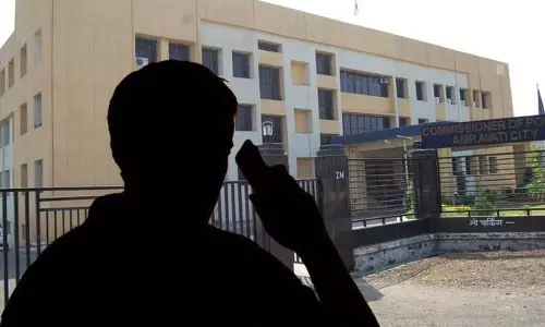 अमरावती पुलिस हेडक्वार्टर को बम से उड़ाने की धमकी: कॉल करने वाले ने कहा- Converted Muslim अमरावती पुलिस हेडक्वार्टर को बम से उड़ाने की धमकी: कॉल करने वाले ने कहा- Converted Muslim