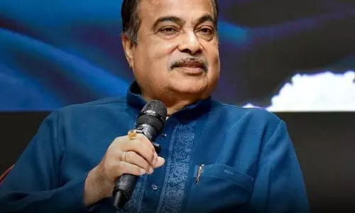 Nitin Gadkari ने एक्टिविस्ट को नज़रअंदाज़ करने की आलोचना की, लोगों से उन्हें हराने की अपील की Nitin Gadkari ने एक्टिविस्ट को नज़रअंदाज़ करने की आलोचना की, लोगों से उन्हें हराने की अपील की