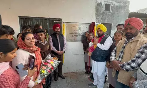 हरभजन ने Nangli Kalan village में स्पोर्ट्स स्टेडियम का उद्घाटन किया हरभजन ने Nangli Kalan village में स्पोर्ट्स स्टेडियम का उद्घाटन किया