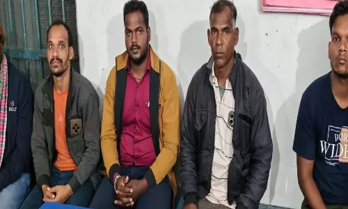 वनकर्मियों पर जानलेवा हमला, कुल्हाड़ी से वार का प्रयास, 5 आरोपी गिरफ्तार वनकर्मियों पर जानलेवा हमला, कुल्हाड़ी से वार का प्रयास, 5 आरोपी गिरफ्तार