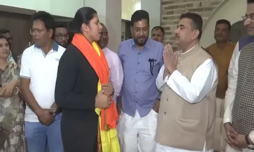 Suvendu Adhikari ने विश्व कप विजेता ऋचा घोष से मुलाकात की, भारत की जीत की सराहना की
