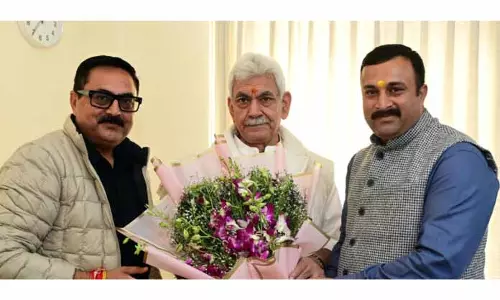 DDC चेयरमैन रोहित शास्त्री, बलवंत ठाकुर, संजय बंसल ने एलजी से मुलाकात की DDC चेयरमैन रोहित शास्त्री, बलवंत ठाकुर, संजय बंसल ने एलजी से मुलाकात की