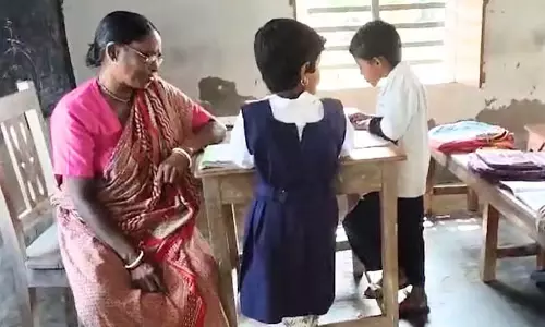 SIR, अब BLO, मिड-डे मील कुक सिस्टर क्लास ले रही