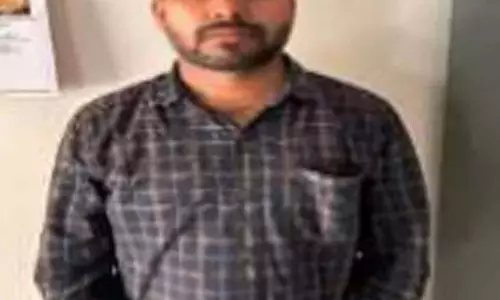 पासपोर्ट के नाम पर अवैध वसूली, कोर्ट ने सुनाई 3 साल की जेल की सजा पासपोर्ट के नाम पर अवैध वसूली, कोर्ट ने सुनाई 3 साल की जेल की सजा