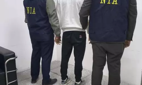 Gangster अनमोल बिश्नोई को अपनी जान का खतरा, मांगी सुरक्षा Gangster अनमोल बिश्नोई को अपनी जान का खतरा, मांगी सुरक्षा