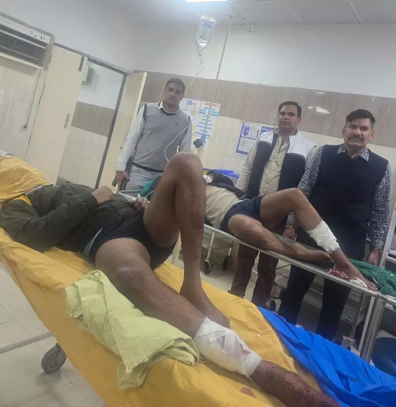 गोलीबारी के बाद 3 बदमाश गिरफ्तार गोलीबारी के बाद 3 बदमाश गिरफ्तार