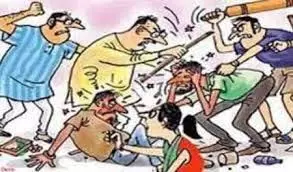 Amethi: दावत में दो पक्षों के बीच जमकर मारपीट, तीन घायल Amethi: दावत में दो पक्षों के बीच जमकर मारपीट, तीन घायल