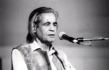 तुम नहीं आए थे... अली सरदार जाफरी के वो अल्फाज, जो आज भी बसते हैं हर दिल में तुम नहीं आए थे... अली सरदार जाफरी के वो अल्फाज, जो आज भी बसते हैं हर दिल में