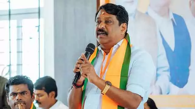सेंगोट्टैयन का फैसला गलत है: BJP के प्रदेश अध्यक्ष नैनार नागेंद्रन सेंगोट्टैयन का फैसला गलत है: BJP के प्रदेश अध्यक्ष नैनार नागेंद्रन