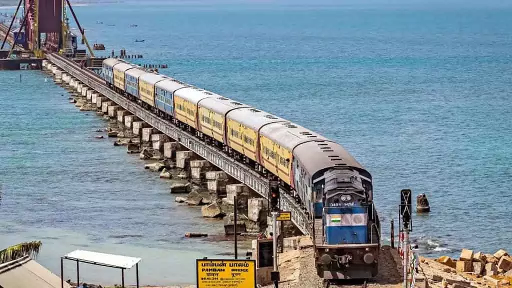 Cyclone warning : रामेश्वरम ट्रेनें आंशिक रूप से रद्द Cyclone warning : रामेश्वरम ट्रेनें आंशिक रूप से रद्द
