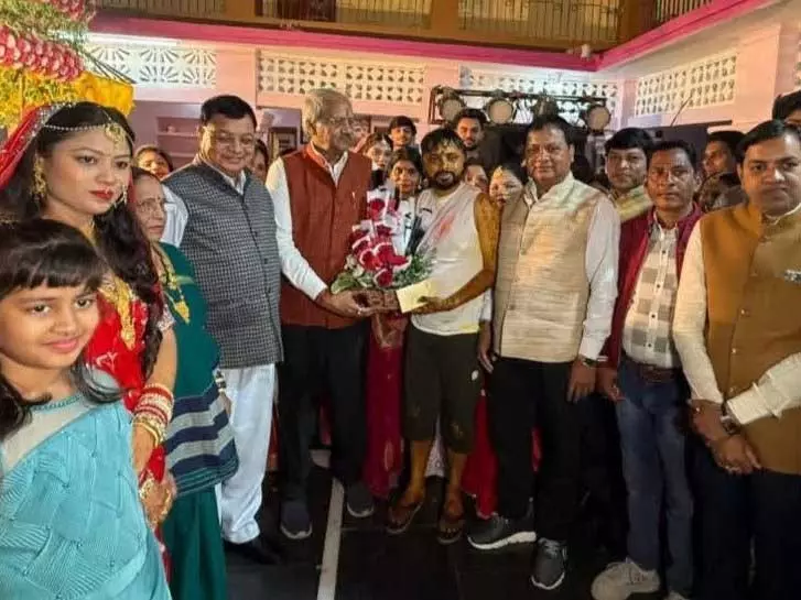 मंत्री लखन लाल देवांगन के बेटे की हल्दी रस्म में शामिल हुए MP बृजमोहन अग्रवाल मंत्री लखन लाल देवांगन के बेटे की हल्दी रस्म में शामिल हुए MP बृजमोहन अग्रवाल